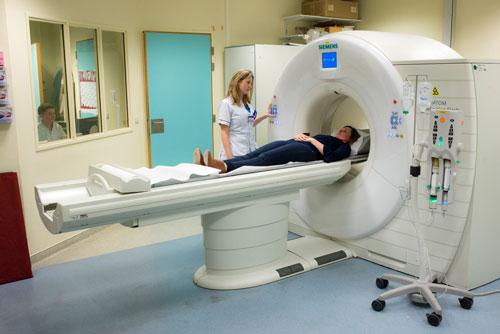 Patiënt in CT-scanner