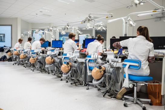 prekliniek voor de opleiding van studenten tandheelkunde