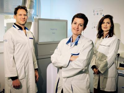 DNA-sequencer NovaSeqX Plus met team